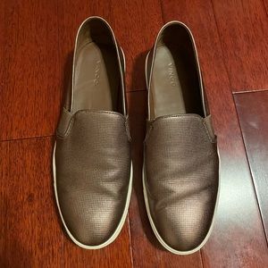 Vince. Slip-on shoe.